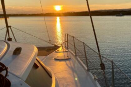 Alquiler Catamarán fontaine pajot lavezzi 40 Santa Margarida