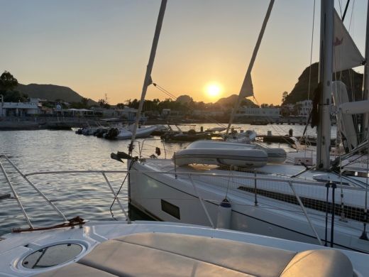 Islas Eolias Motorboat Innovazioni e Progetti Mira 37 alt tag text