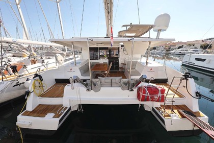 Hyra båt Katamaran Fountaine Pajot Fountaine Pajot Lucia 40 Pula