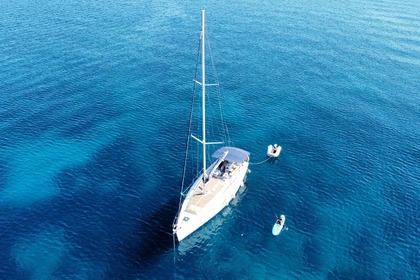 Hire Sailboat Jeanneau Sun Odyssey 49 Naxos