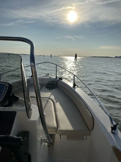 Venice Without license Yacht & Co Voyage 18 alt tag text