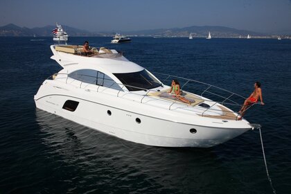 Hyra båt Motorbåt Beneteau Monte Carlo 47 Antibes