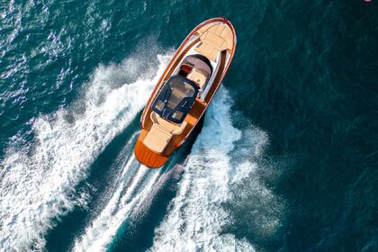 Rental Motorboat Mimi 11 walkaround Sorrento