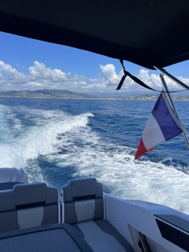 Mandelieu-La Napoule Motorboat Karnic SL 701 alt tag text