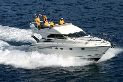 Noleggio Barca a motore FAIRLINE PHANTOM 40 Capocesto