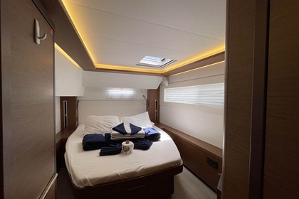 Charter Catamaran Lagoon Lagoon 46 - 4 + 2 cab. Eden Island, Seychelles