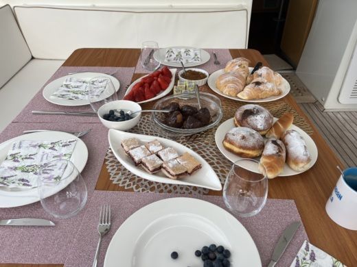 Split Catamaran Robertson & Caine Leopard 45 alt tag text