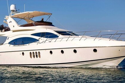 Alquiler Yate a motor Azimut Azimut 68 Limasol
