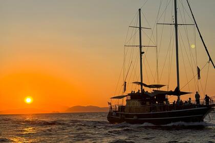 Miete Motorboot Group Getaway:Private Athens Riviera Sunset Cruise Private Sunset Cruise Piräus