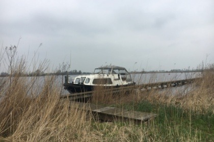 Rental Motorboat Eista Doerak 7.80OK Akkrum