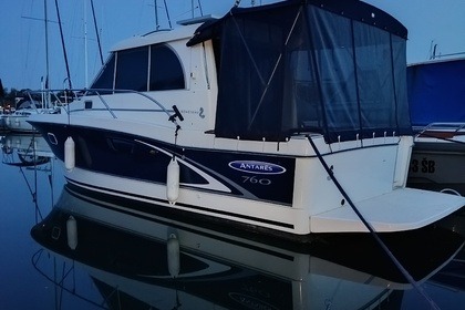 Location Bateau à moteur Beneteau Antares 760 Šibenik