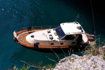Charter Motorboat Nautica Esposito FUTURA 38  ALL INCLUSIVE Sorrento
