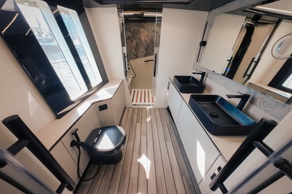 Charter Catamaran  Wave 60 Nassau