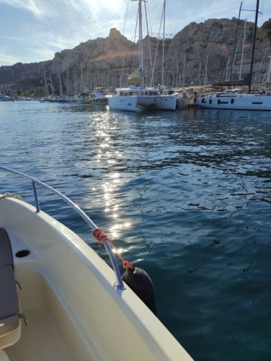 Marselha Motorboat Quicksilver 605 OPEN alt tag text