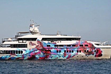 Charter Motor yacht Austal Austal 226 Abu Dhabi