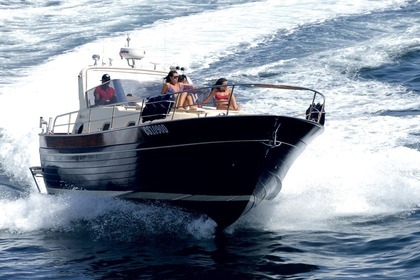 Hire Motorboat Nautica Esposito Futura 38 cabin Sorrento