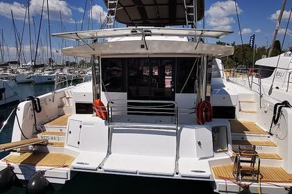 Charter Catamaran Catana Group Bali 4.4 - 4 + 1 cab. Alimos