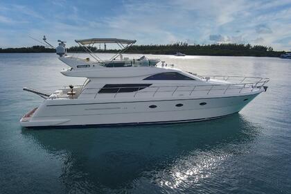 Location Yacht UNIESSE Marine UNIESSE 55 FLY Porto Rotondo
