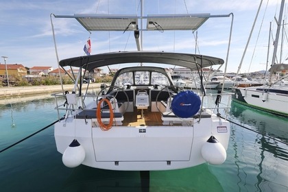 Rental Sailboat  Bavaria C42 Pirovac