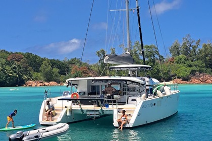 Hire Catamaran Lagoon Lagoon 450 Sportop 18 Mahé