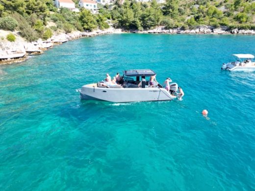 Split Motorboat Colnago Colnago 38 Cabin alt tag text