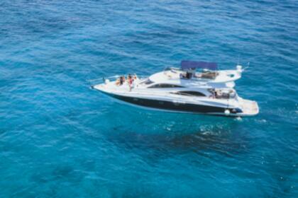 Hire Motorboat Sunseeker Flybridge 60 Puerto Aventuras