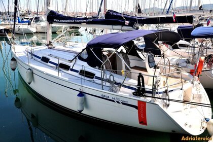 Hire Sailboat Bavaria Bavaria 33 Cruiser Izola