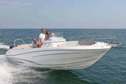 Hire Motorboat Jeanneau Cap Camarat 7.5 Cc L'Estartit