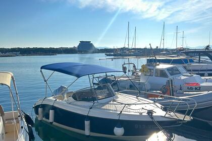 Noleggio Barca a motore EOLO 590 Vodizze