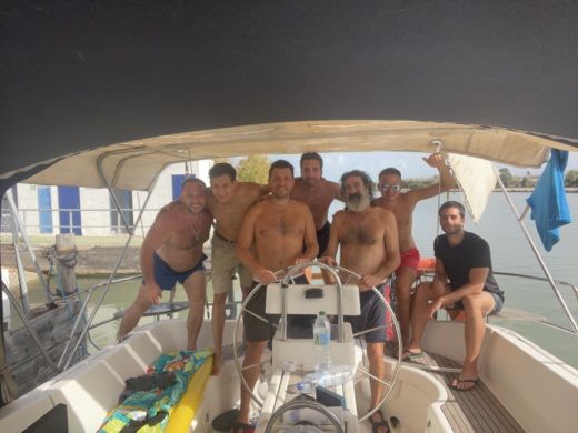 Valencia Sailboat BENETEAU OCEANIS 400 alt tag text