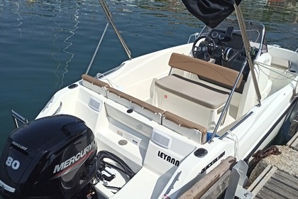 Hire Motorboat Quicksilver Activ 505 Open Marseille