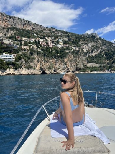 Nice Motorboat Four Winns Vista 268 alt tag text