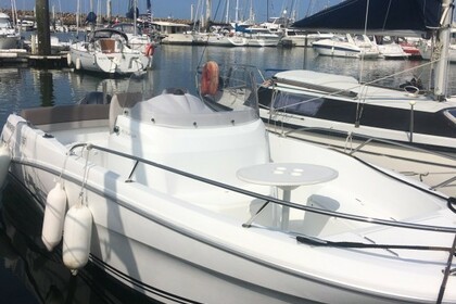 Charter Motorboat Jeanneau JEANNEAU Cap Camarat 6.5 Style2 Pornichet