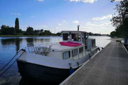 Charter Houseboat LOCABOAT Penichette 930 P 935 Saint-Jean-de-Losne