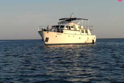 Alquiler Yate a motor Custom Trawler 60' Barcelona