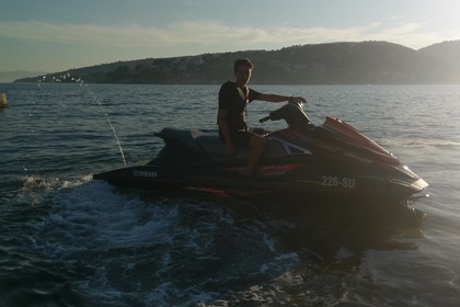 Hire Jet ski YAMAHA WAVE RUNNER Sumartin