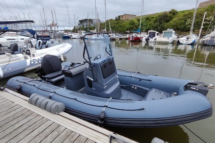 Verhuur RIB Zodiac Pro 550 Locmiquélic