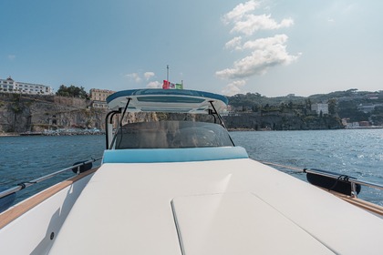 Hire Motorboat Italyure Italyure 35'' Naples