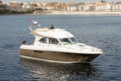 Charter Motorboat Jeanneau Prestige 36 Sanxenxo