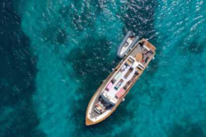 Charter Motorboat Croazia Rocca corsa Forio