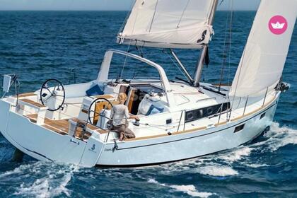 Location Voilier Beneteau Oceanis 38.1 La Trinité-sur-Mer