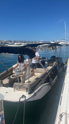 Marbella Motorboat Doqueve Marbella alt tag text