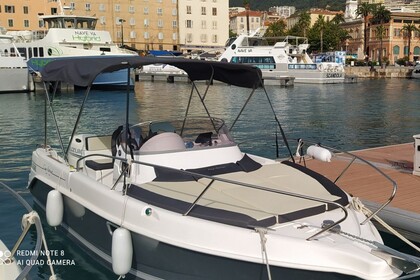 Verhuur Motorboot B2 Marine 672 Sundeck Porto-Vecchio
