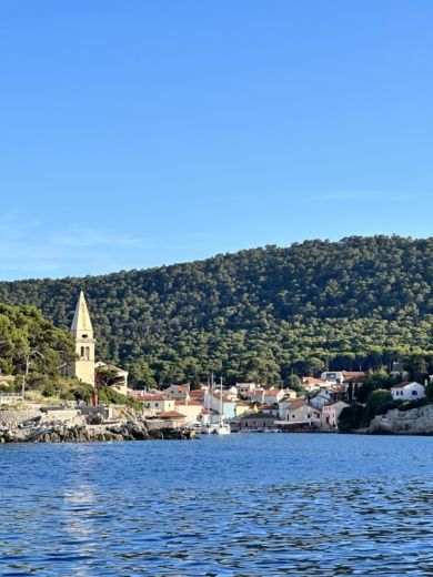 Mali Lošinj Motorboat Atlantic Marine Suncruiser 690 alt tag text