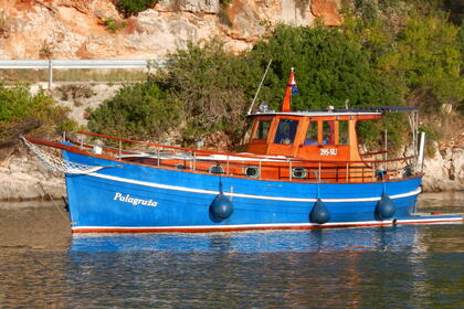 Hyra båt Motorbåt Traditional Croatian boat Leut Palagruža Split