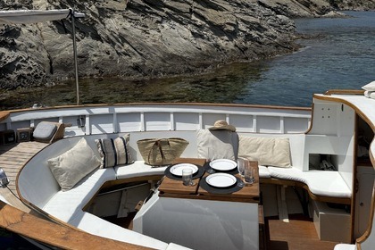 Charter Motorboat Barco de madera único Trecanet Cadaqués