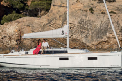 Noleggio Barca a vela BENETEAU OCEANIS 38.1 Salerno