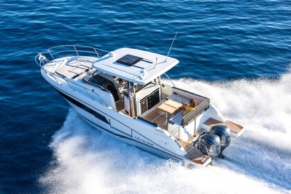 Hire Motorboat Jeanneau Cap Camarat 9.0 Cc Fréjus