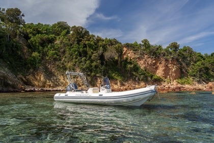 Hire Motorboat Capelli Capelli Tempest 650 Galéria