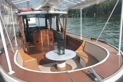 Hire Motorboat RIVA RIVER CRUISER Paris